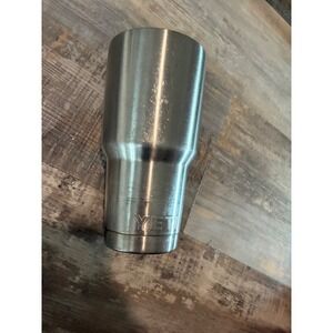 YETI Rambler 30 oz Tumbler Stainless Steel Vacuum Insulated Cup Silver No Lid